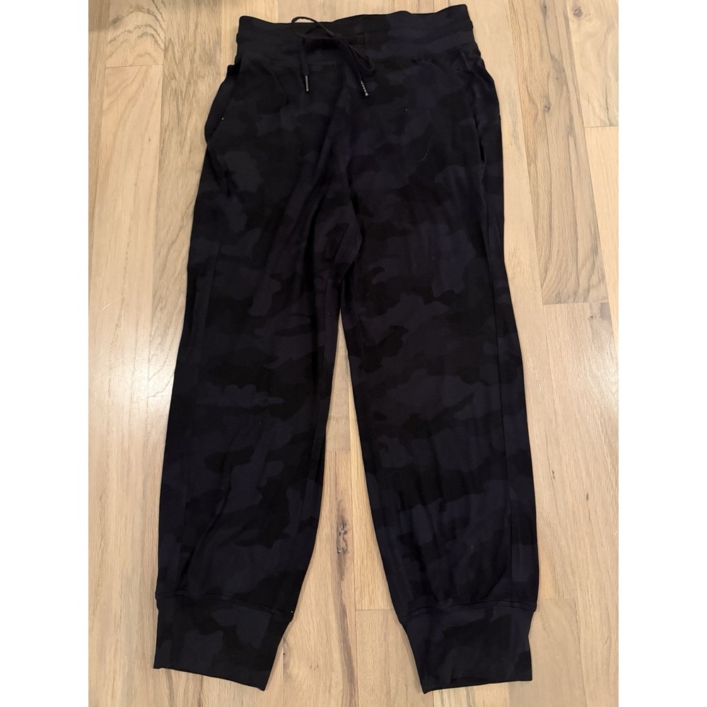 Lululemon Womens Size 4 Align Jogger Black Camo Drawstring LW6CAPS
